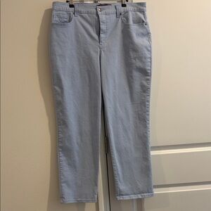 Gloria Vanderbilt Light Blue Straight Leg Jeans